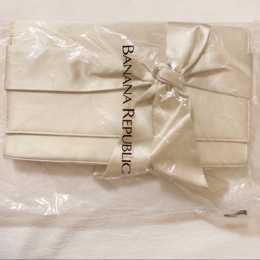 NWT satin envelope clutch - oyster color